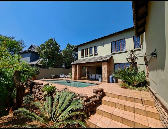 5 BEDROOM HOUSE FOR SALE IN BOARDWALK MEANDER